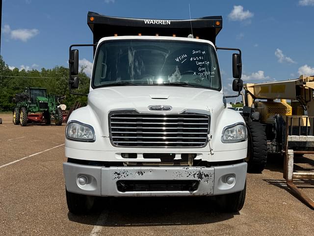Image of Freightliner M2 106 equipment image 2