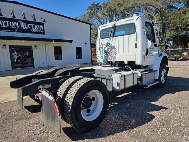 Image of Freightliner M2 equipment image 1