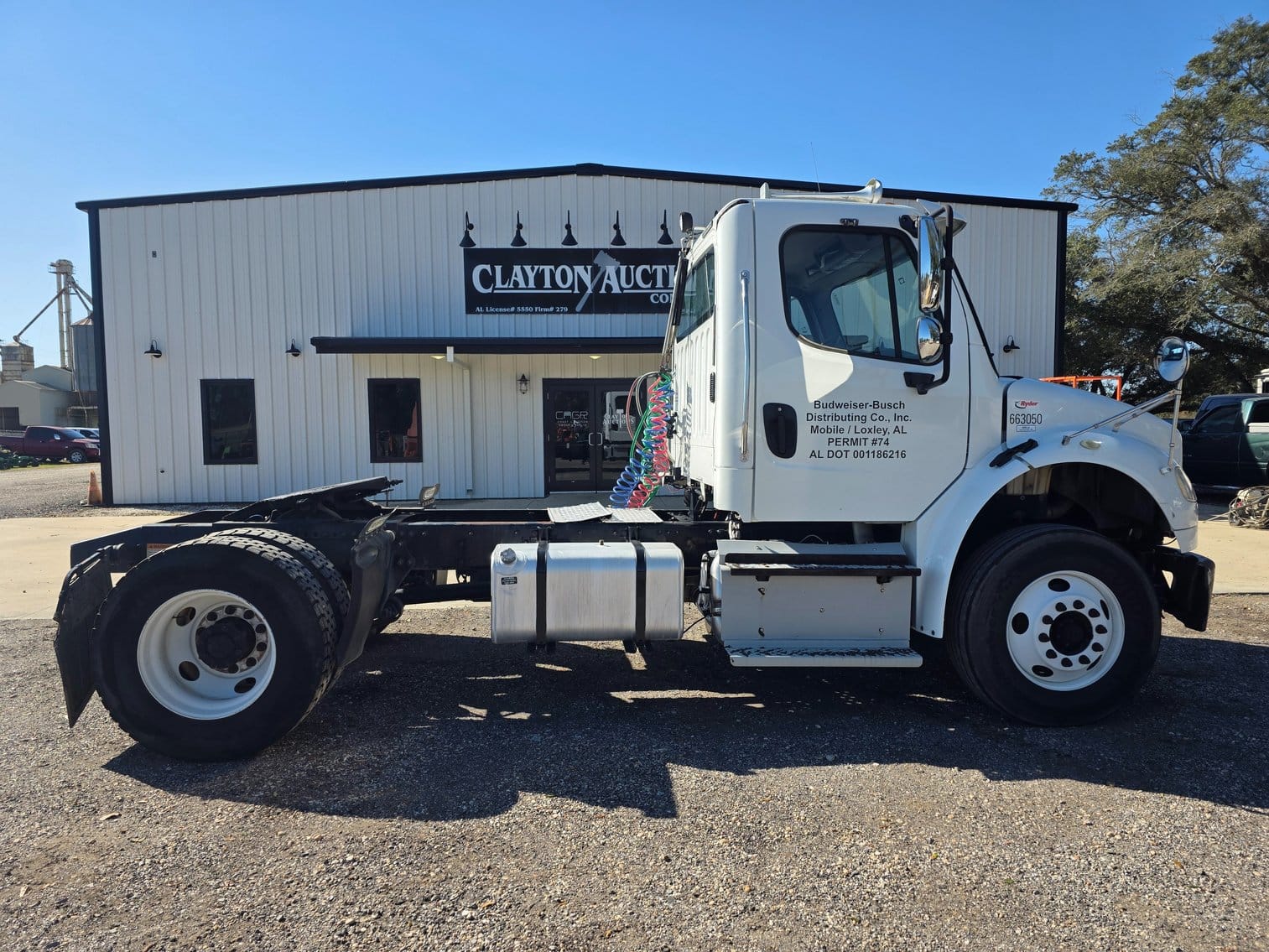 2017 Freightliner M2 Equipment Image0