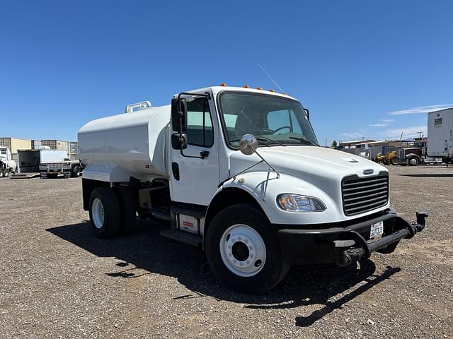 Image of Freightliner Business Class M2 equipment image 3