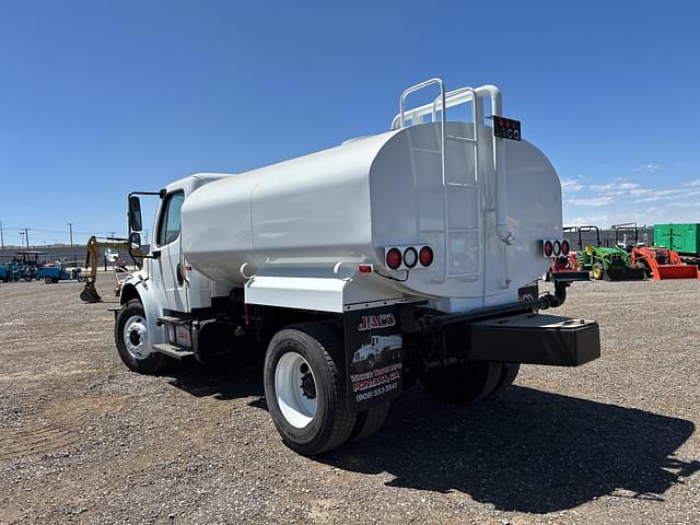 Image of Freightliner Business Class M2 equipment image 1