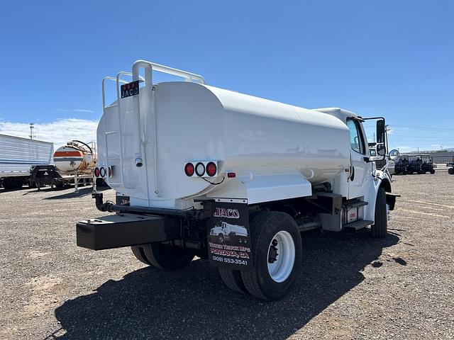 Image of Freightliner Business Class M2 equipment image 2