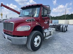 2017 Freightliner M2 Image