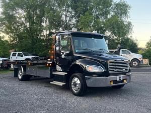 2017 Freightliner M2 Image