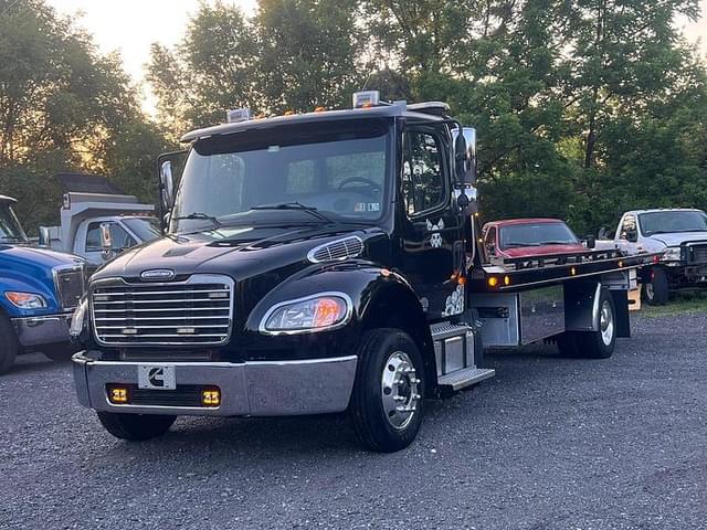 Image of Freightliner M2 equipment image 1