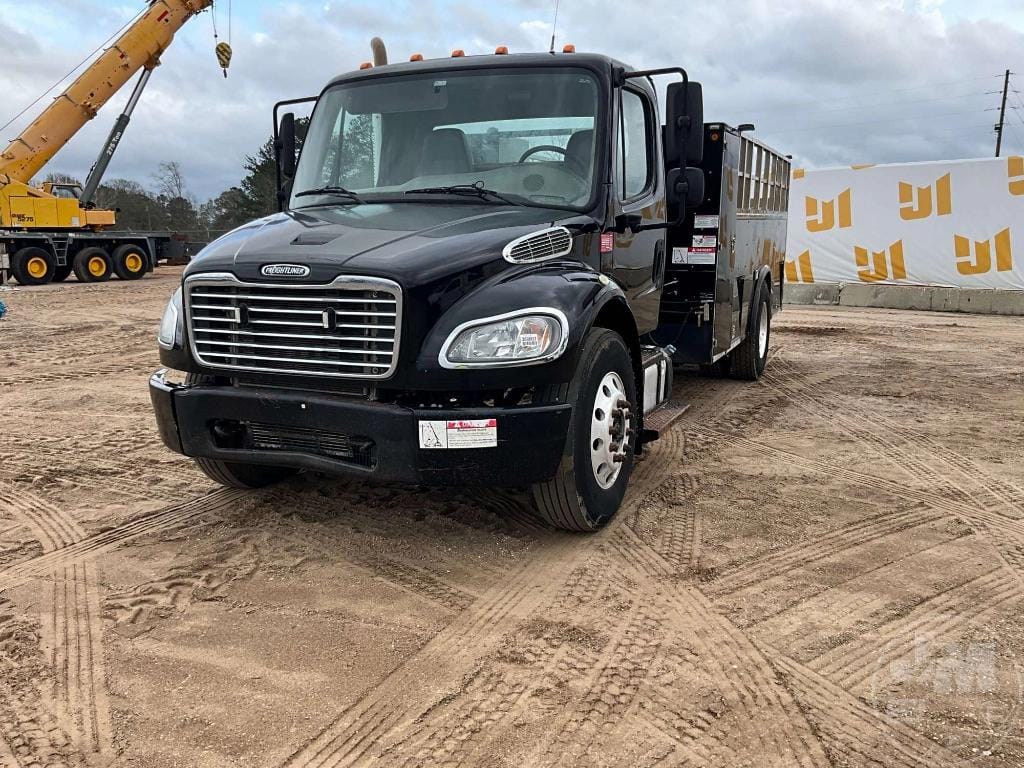 2017 Freightliner M2 Equipment Image0