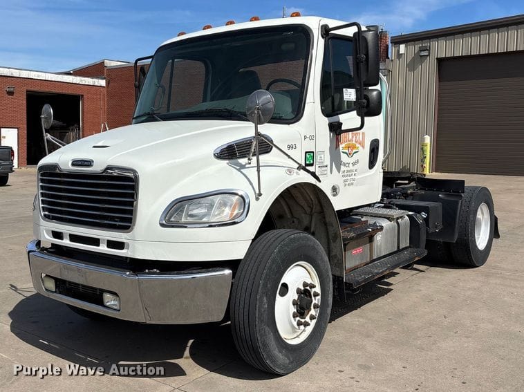 2017 Freightliner M2 Equipment Image0