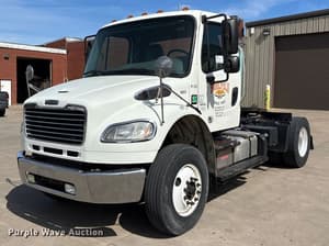 2017 Freightliner M2 Image
