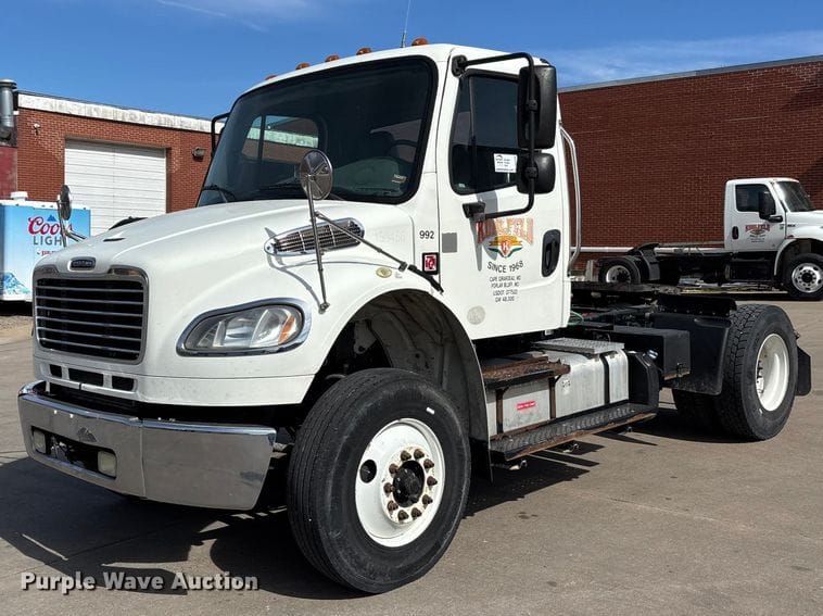 2017 Freightliner M2 Equipment Image0