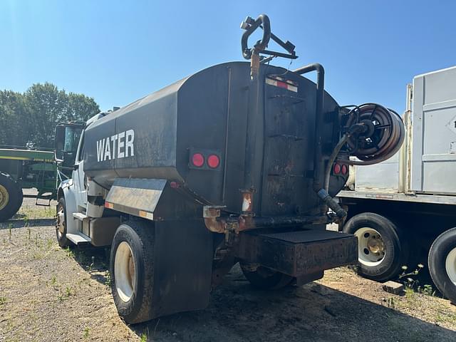 Image of Freightliner M2 equipment image 3