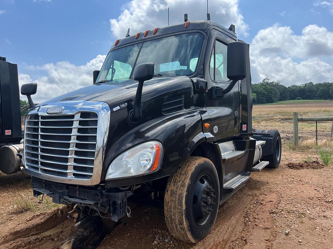Image of Freightliner Undetermined Primary image
