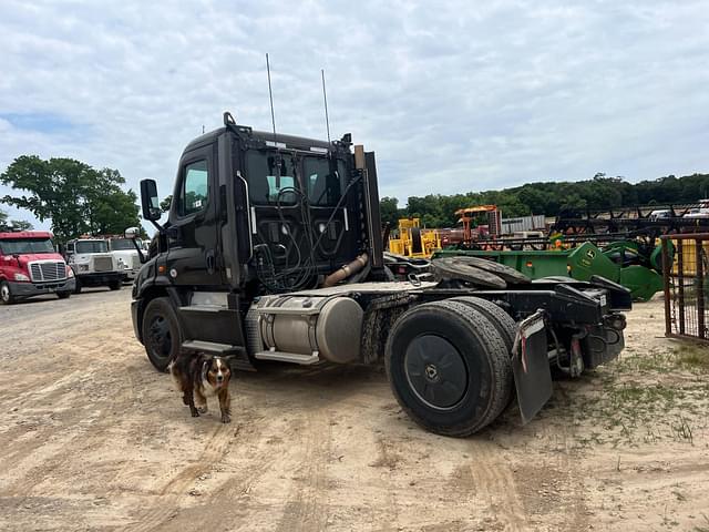Image of Freightliner Undetermined equipment image 1