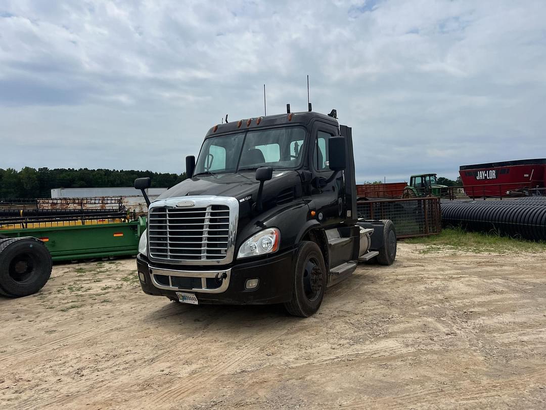 Image of Freightliner Undetermined Primary image