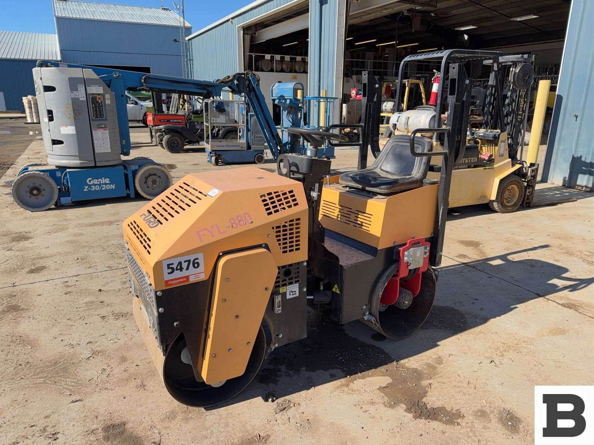 2017 Furd FYL-880 Equipment Image0