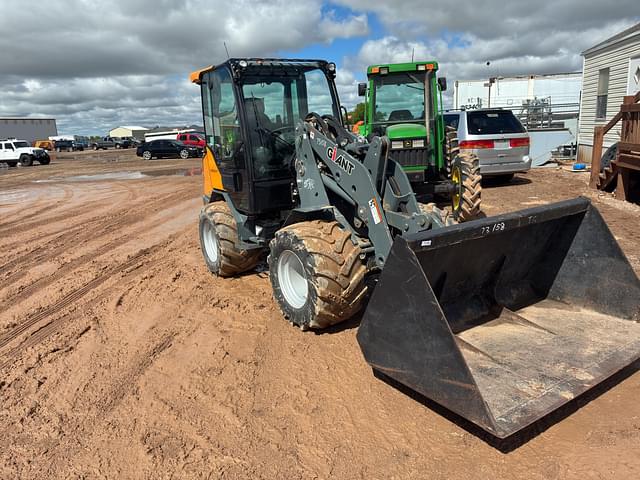 Image of Giant V6004T equipment image 1