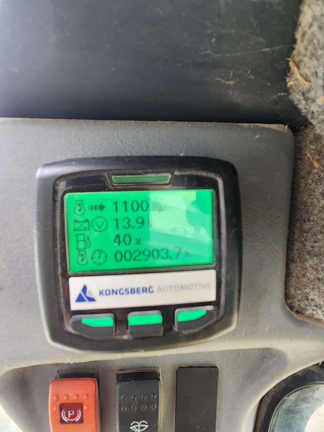 Image of Gehl R220 equipment image 4