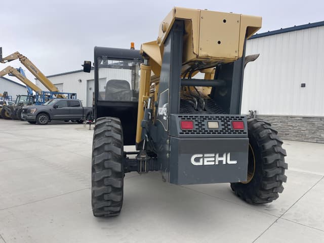 Image of Gehl RS8-42 equipment image 4