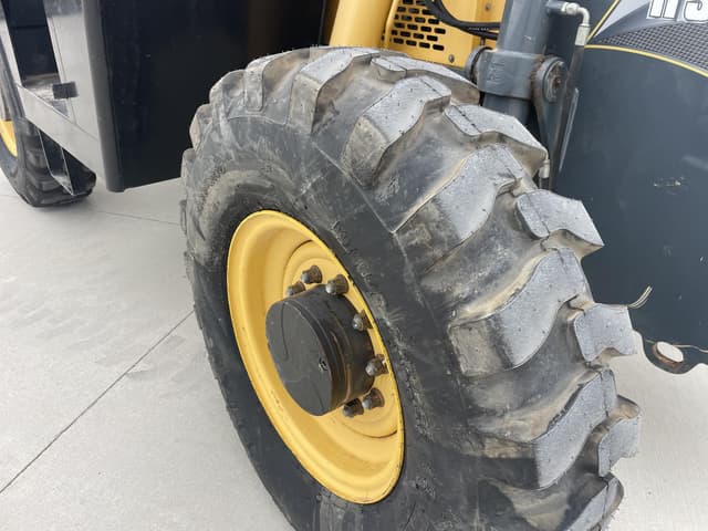 Image of Gehl RS8-42 equipment image 2