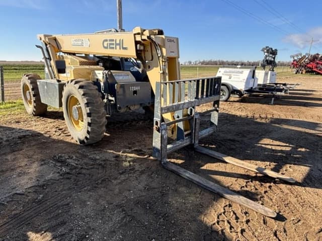 Image of Gehl RS8-42 equipment image 2