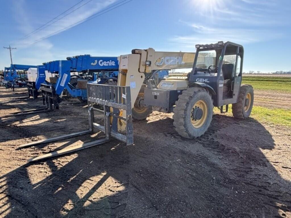 2017 Gehl RS8-42 Equipment Image0