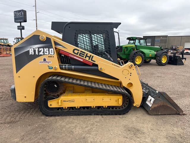 Image of Gehl RT250 equipment image 4