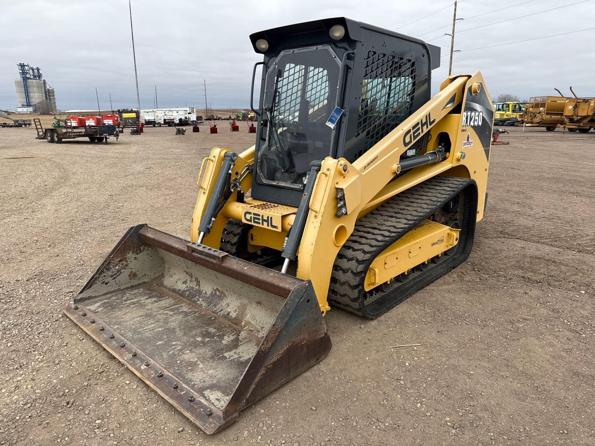 2017 Gehl RT250 Equipment Image0