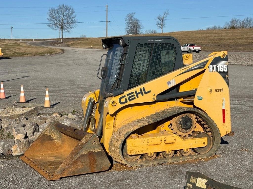 2017 Gehl RT165 Equipment Image0