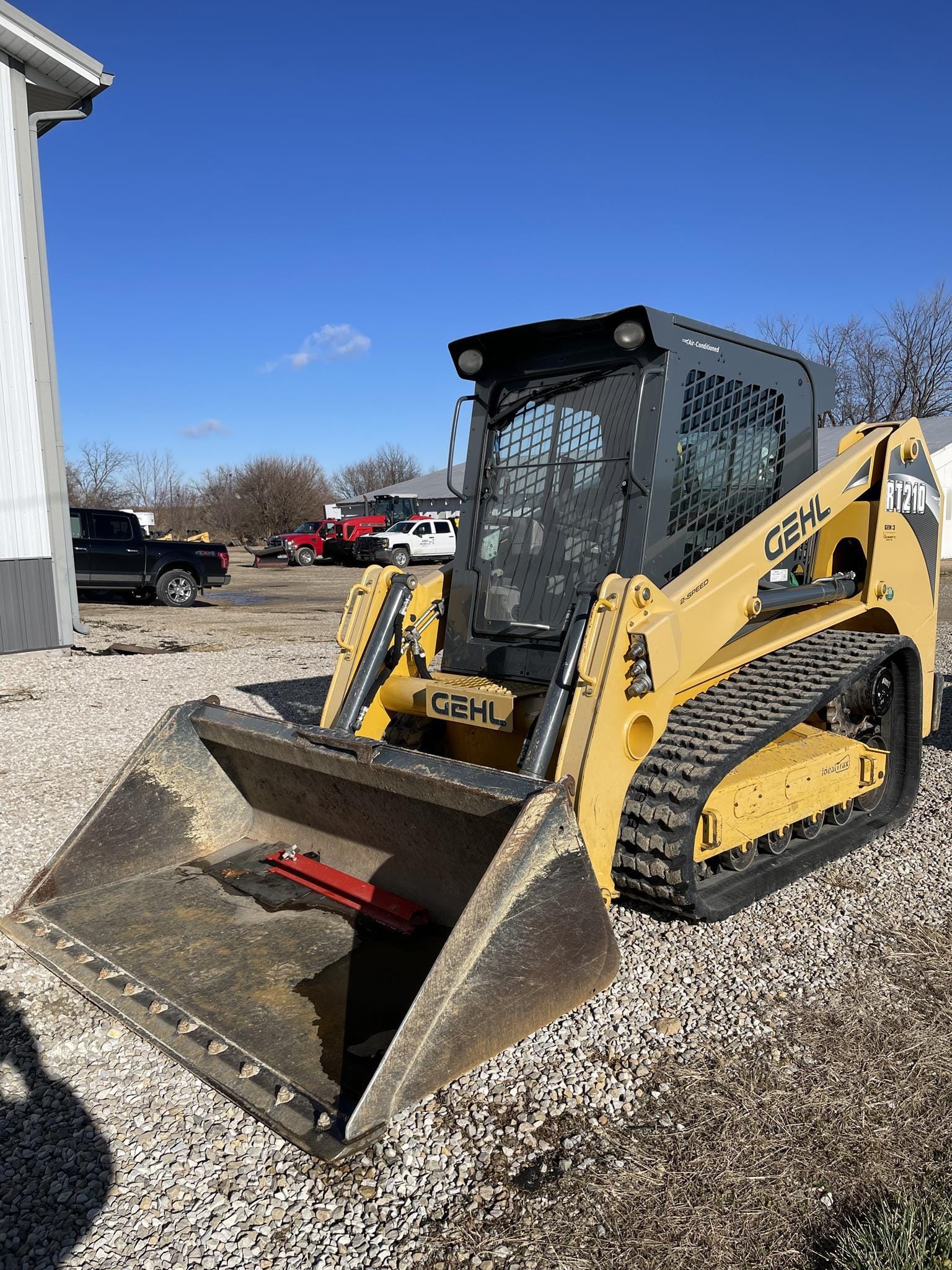 2017 Gehl RT210 Equipment Image0