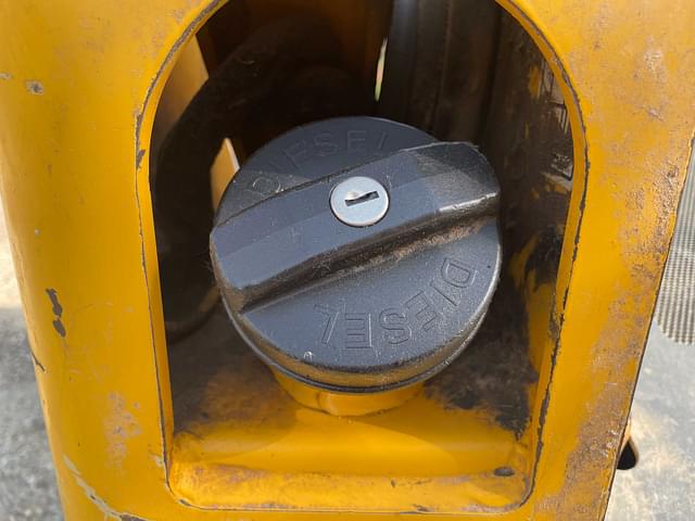 Image of Gehl R190 equipment image 3
