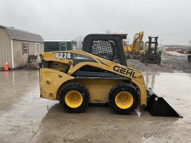 Image of Gehl V270 equipment image 4