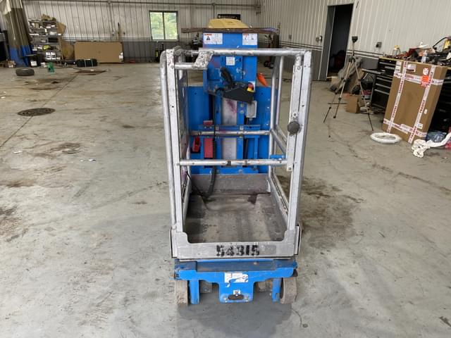 Image of Genie GR-12 equipment image 1