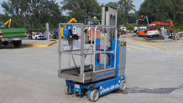 Image of Genie GR-20 equipment image 1