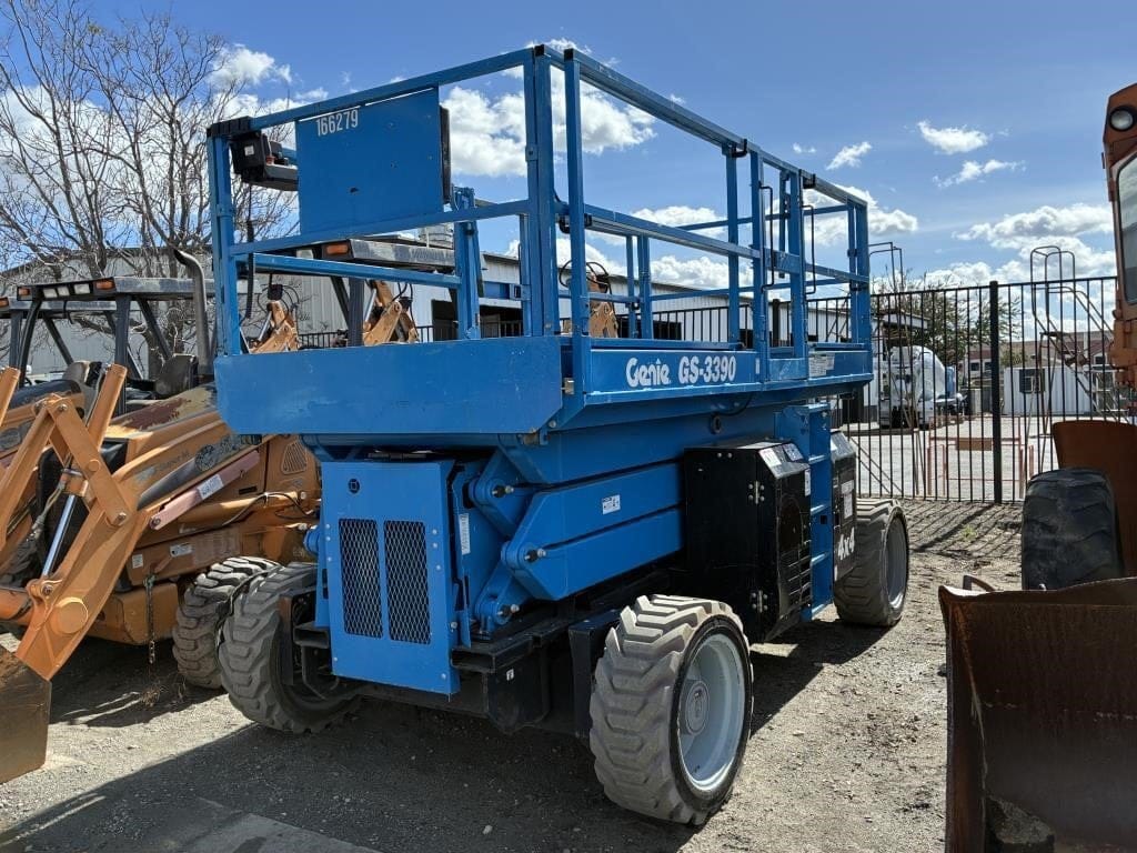 2017 Genie GS-3390 Equipment Image0