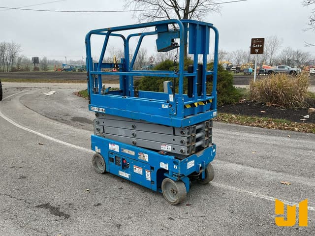 Image of Genie GS1930 equipment image 2