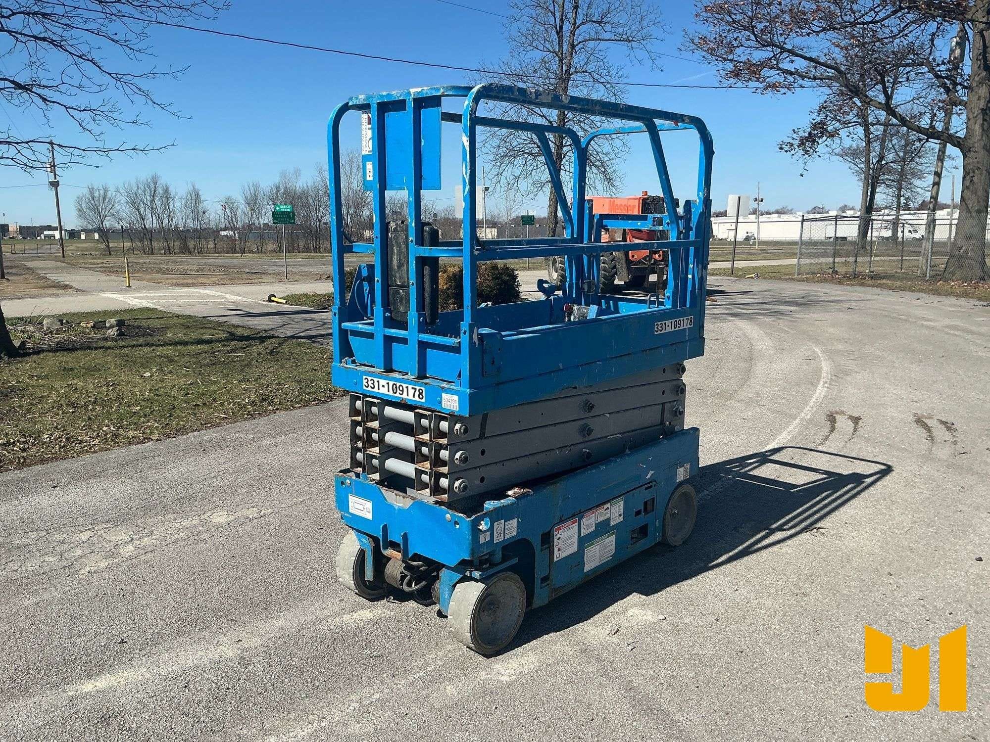 2017 Genie GS-1930 Equipment Image0