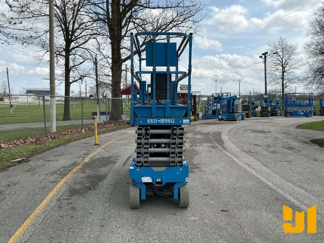 Image of Genie GS3232 equipment image 1