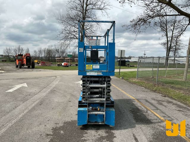 Image of Genie GS3232 equipment image 4