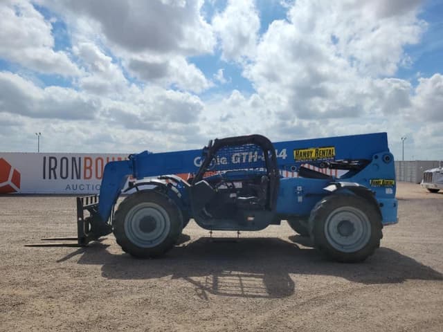 Image of Genie GTH-844 equipment image 1
