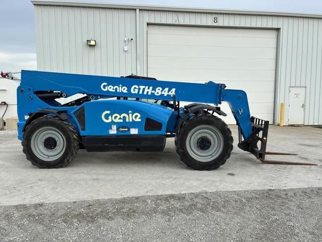 Image of Genie GTH844 equipment image 2