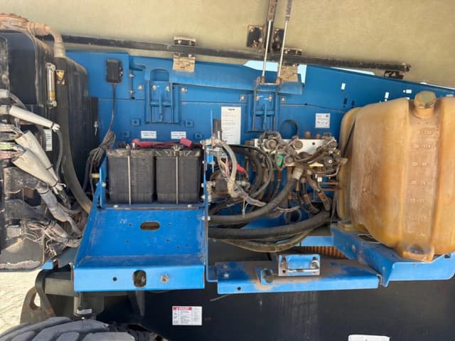 Image of Genie S-85 equipment image 1