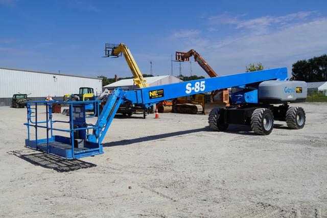 Image of Genie S-85 equipment image 3