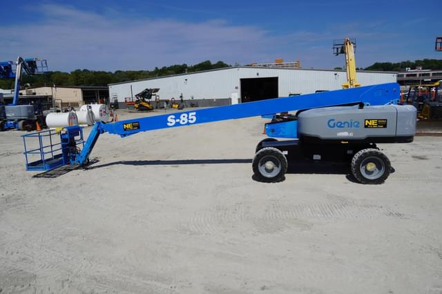 Image of Genie S-85 equipment image 2