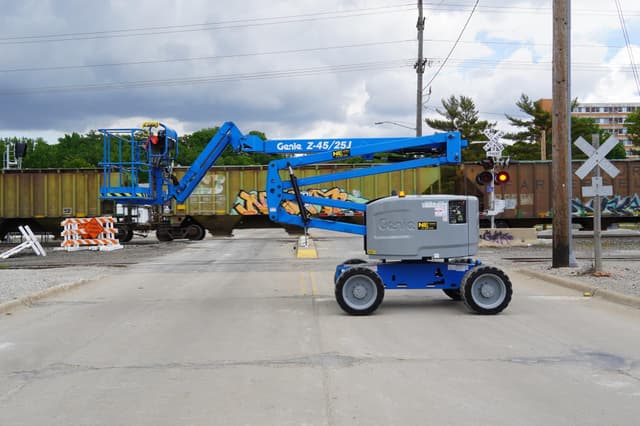 Image of Genie Z45/25J equipment image 4