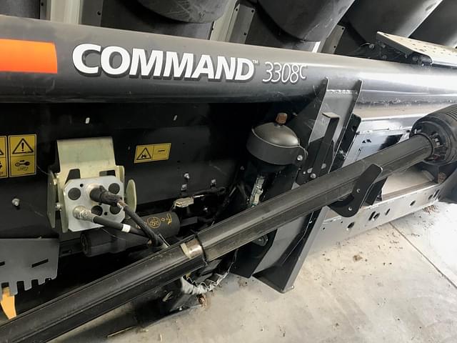 Image of Gleaner Command 3308C equipment image 2