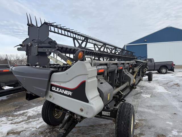 Image of Gleaner 9255 equipment image 1