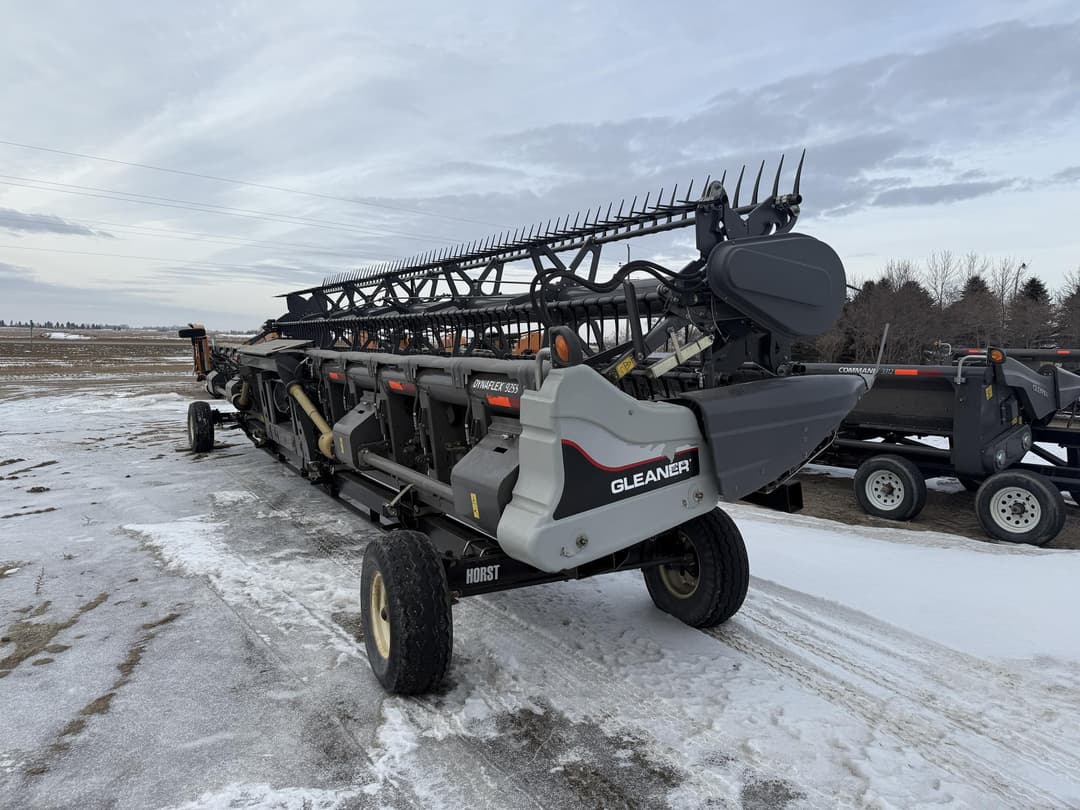 Image of Gleaner 9255 Primary image