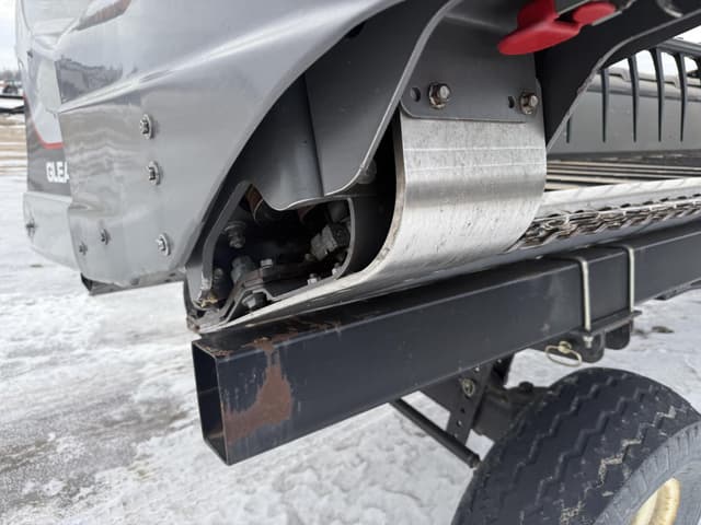 Image of Gleaner 9255 equipment image 3