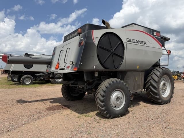 Image of Gleaner S96 equipment image 4