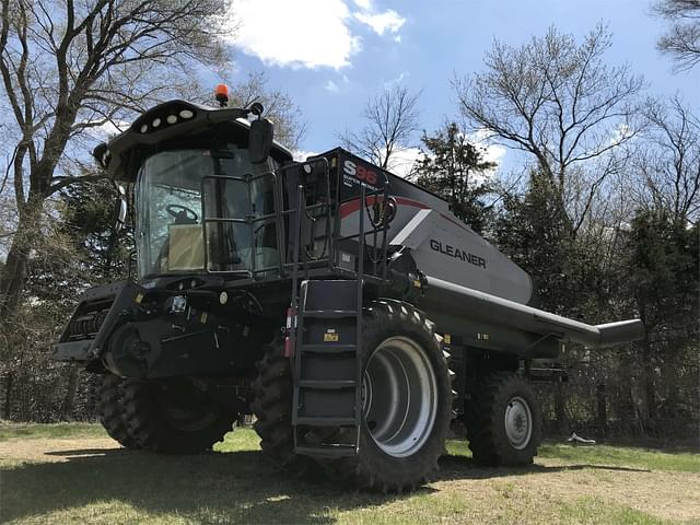 Image of Gleaner S96 equipment image 3