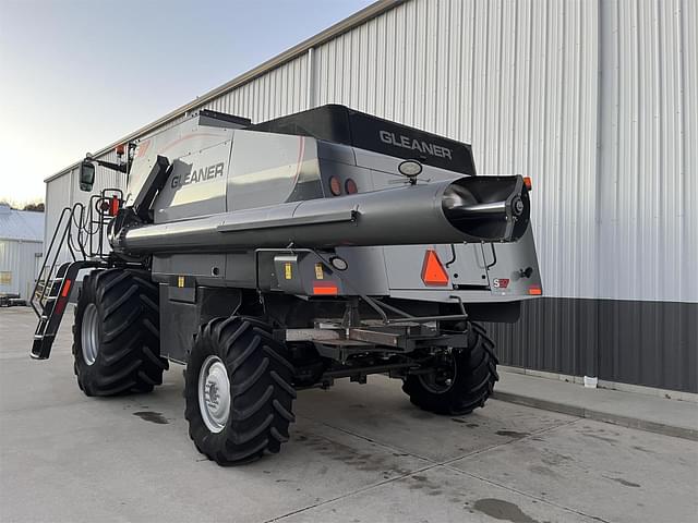 Image of Gleaner S97 equipment image 1